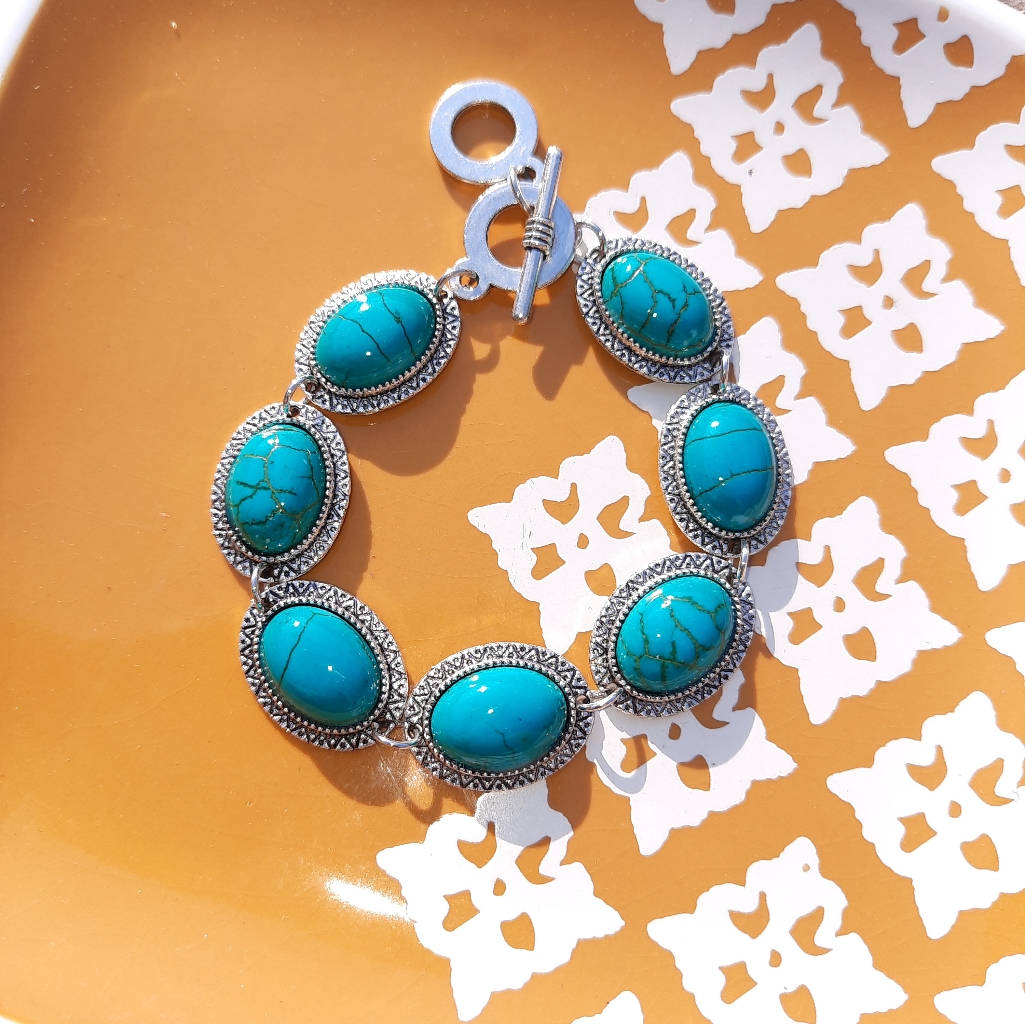 Oval Faux Green Turquoise Stone Toggle Bracelet